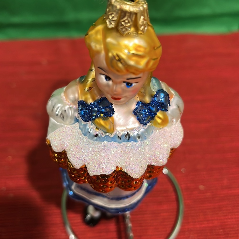 Handmade glass blown Bavarian waitress ornament - Picture 4 of 4